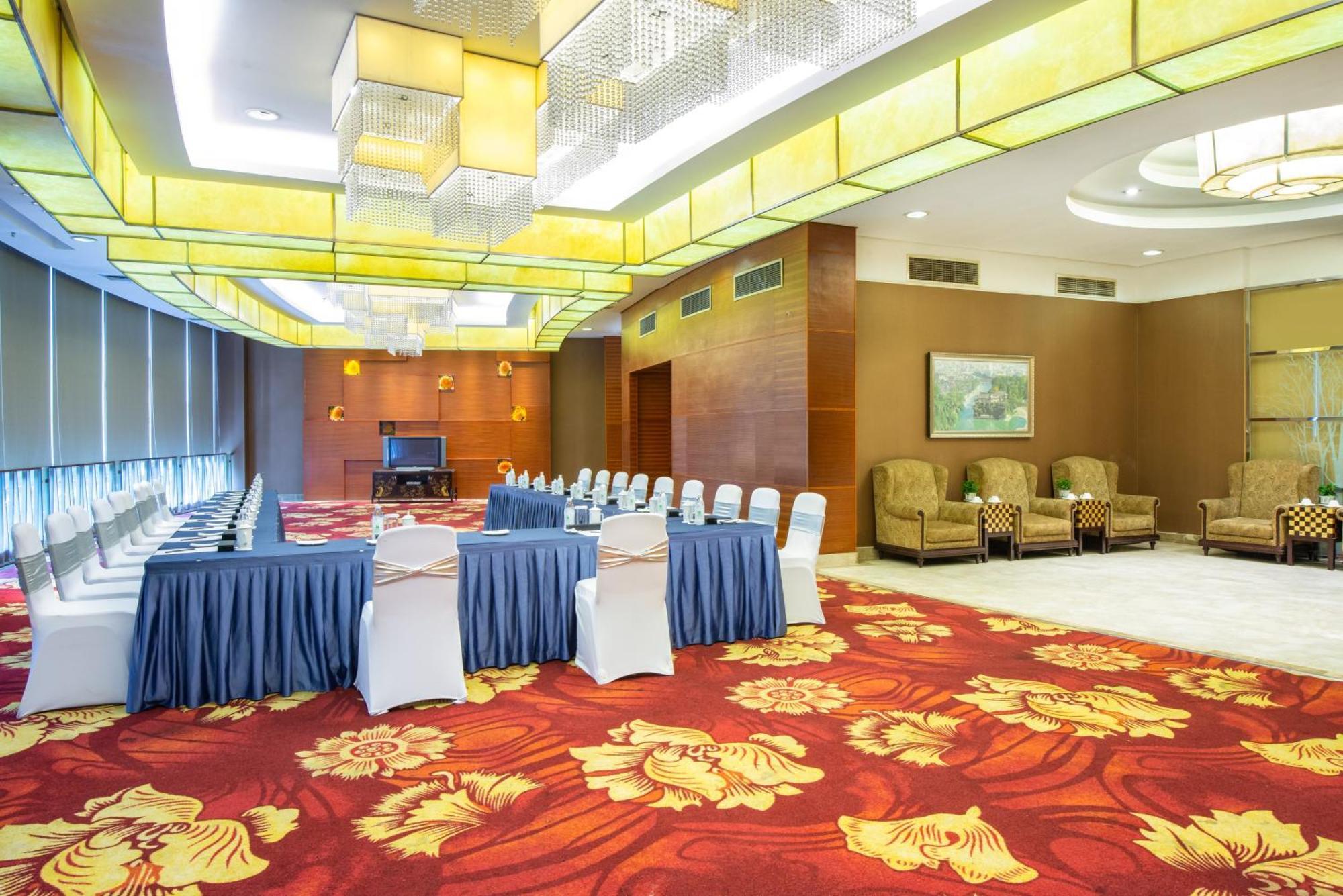 Holiday Inn Chengdu Century City-Westtower Buitenkant foto
